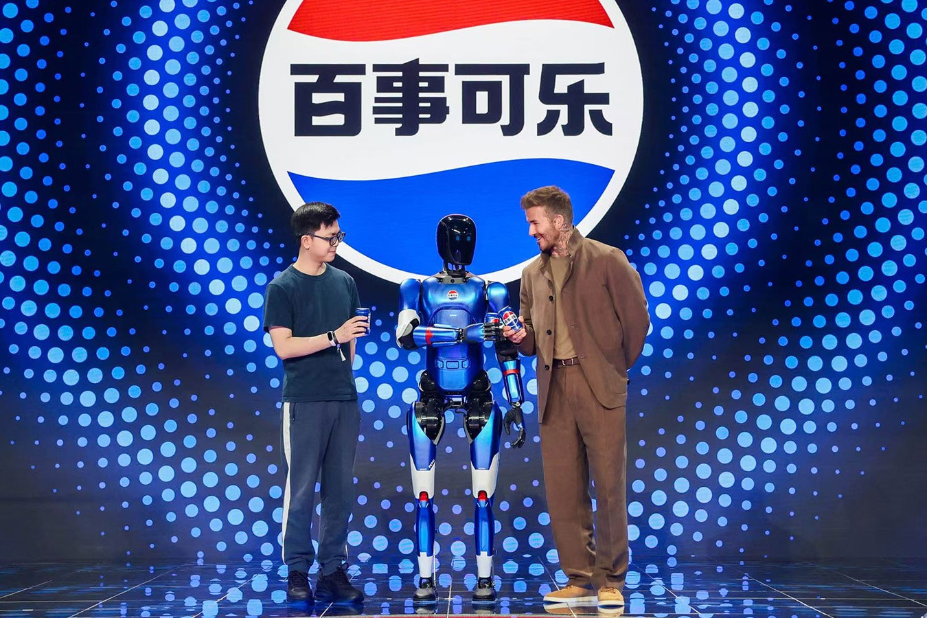 milan.com米兰机器人携手百事中国共创“百事蓝宝” 共燃渴望新章