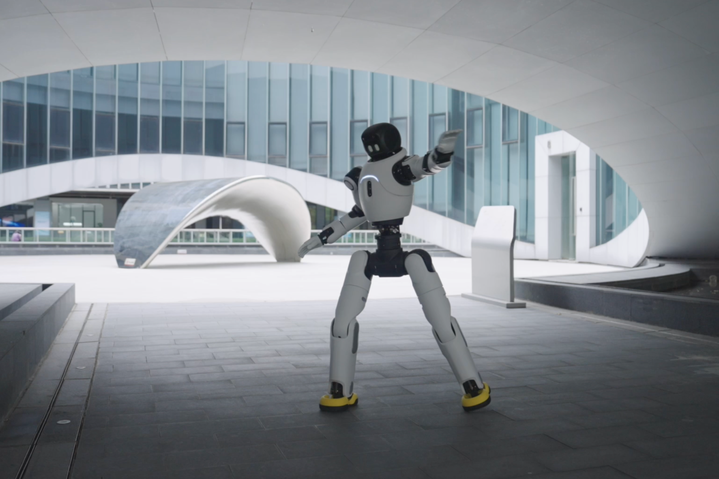 milan.com米兰「灵创」平台来了！0 代码、0 门槛，人人都是机器人训练大师